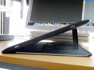 Cintiq13HDは薄い！