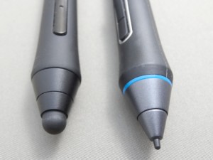 タブレットペンとの比較（左･スタイラス、右･タブレットペン）